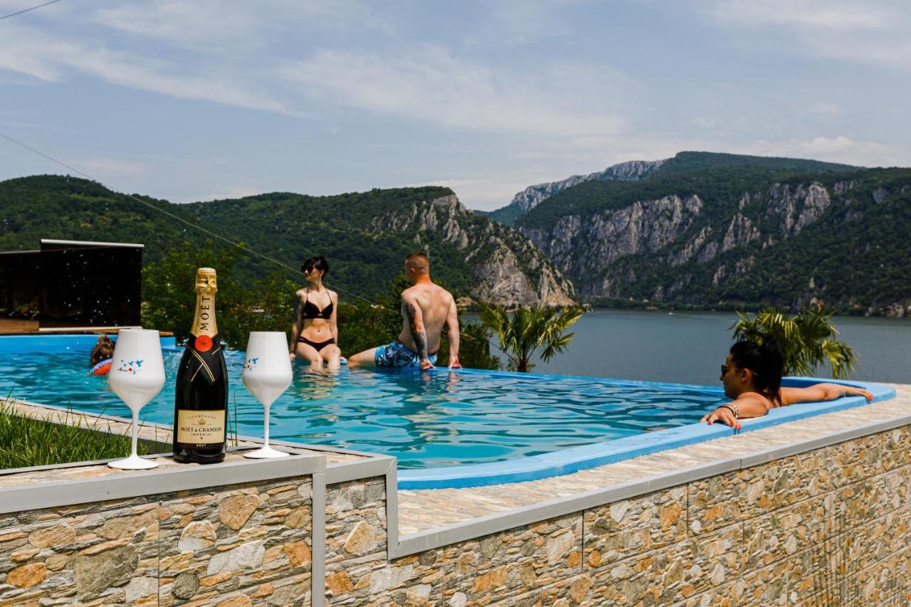 Rex Infinity View 4* Cazanele Dunarii Dubova Zewnętrze zdjęcie