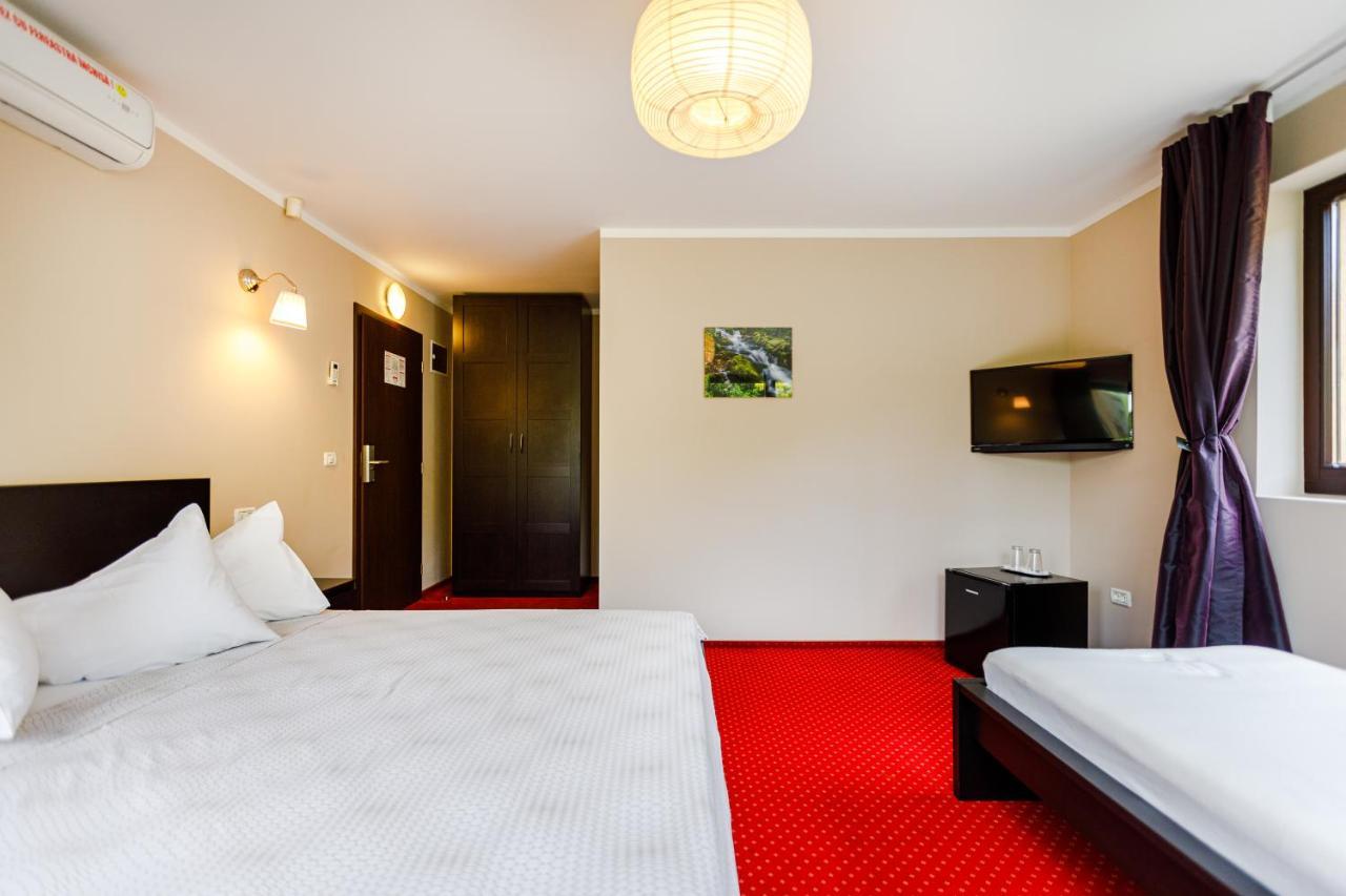 Rex Infinity View 4* Cazanele Dunarii Dubova Zewnętrze zdjęcie