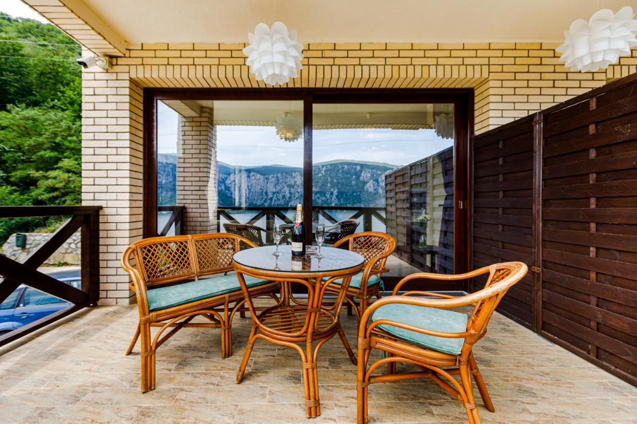 Rex Infinity View 4* Cazanele Dunarii Dubova Zewnętrze zdjęcie