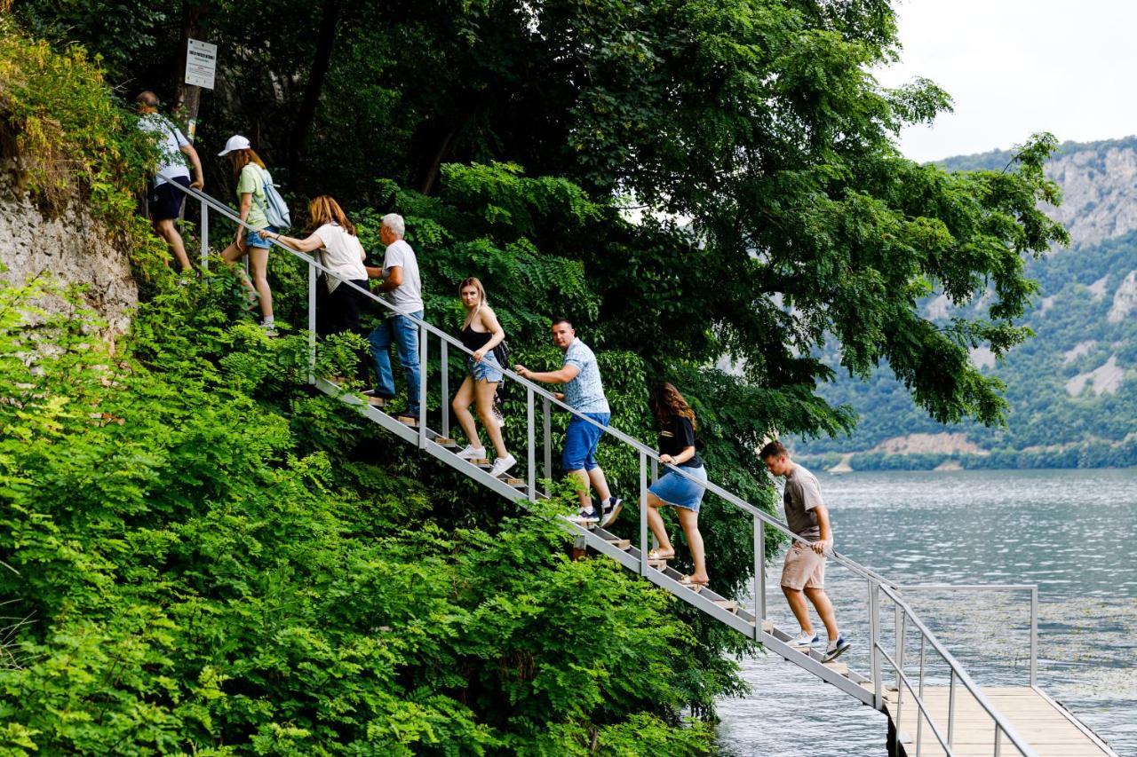 Rex Infinity View 4* Cazanele Dunarii Dubova Zewnętrze zdjęcie