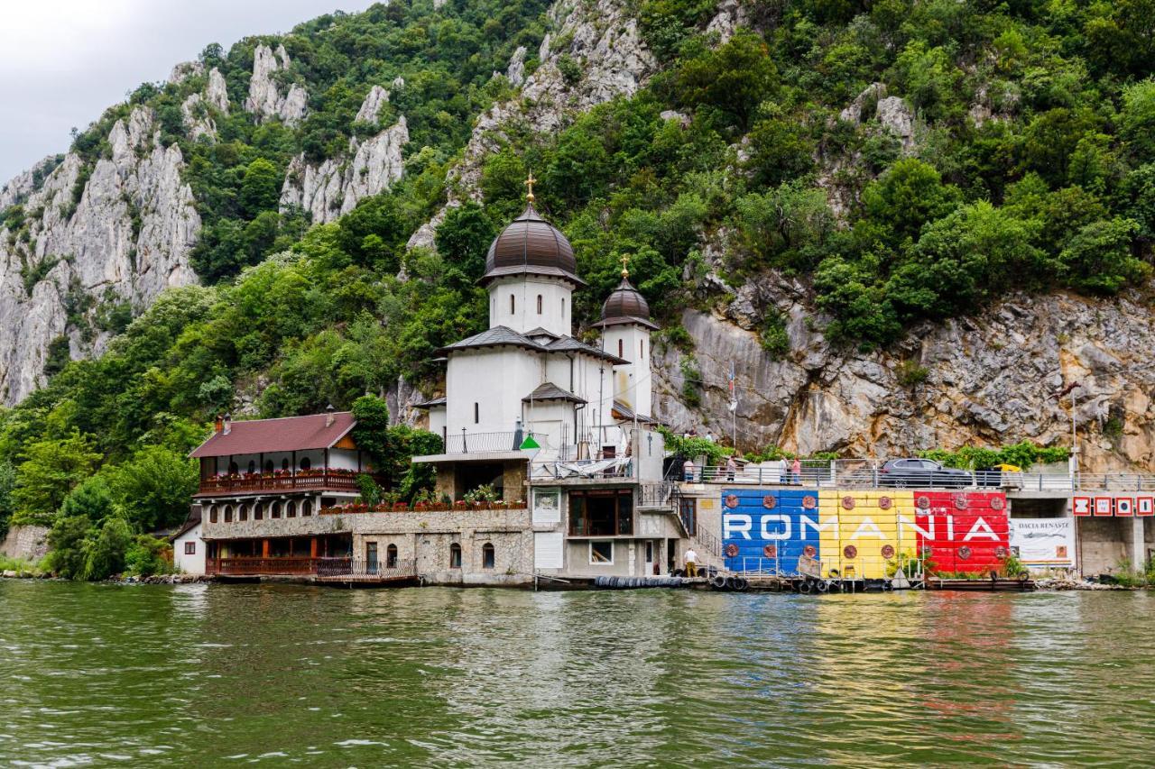 Rex Infinity View 4* Cazanele Dunarii Dubova Zewnętrze zdjęcie