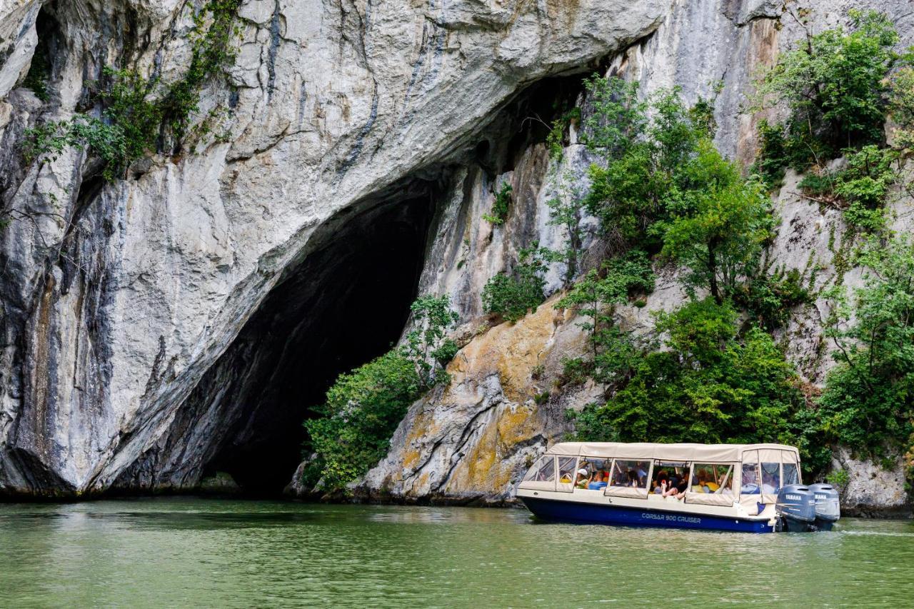 Rex Infinity View 4* Cazanele Dunarii Dubova Zewnętrze zdjęcie